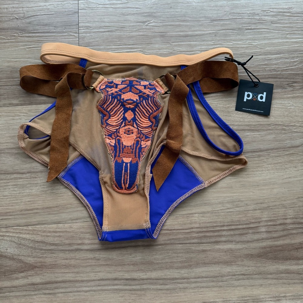 Pacific Driftwood skull bottoms